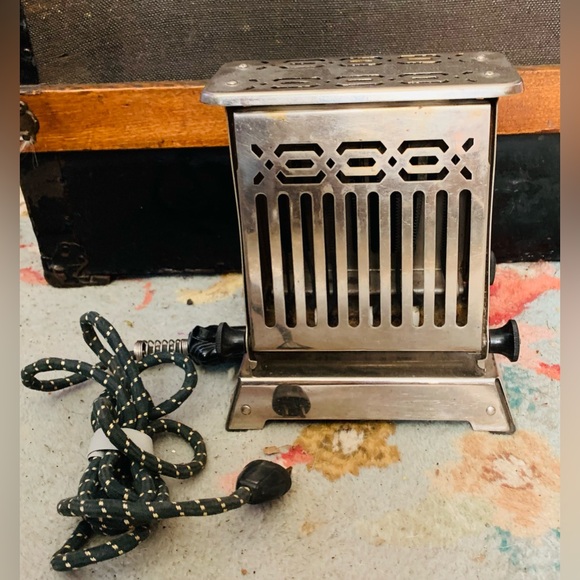 Hotpoint Other - Antique toaster ( works!)